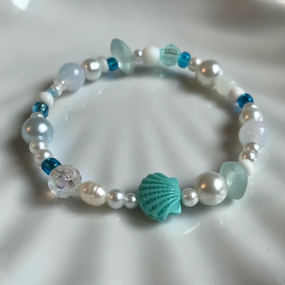 5/$20 ENTIRE SHOP CLEARANCE Seashore Serenity 🌊🐚 handmade bracelet turquoise
